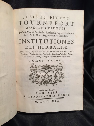 TOURNEFORT Joseph PITTON de (Aix-en-Provence 1656 - Parigi 1708) e JUSSIEU Antoine de (Lione 1686 - Parigi 1758) - INSTITUTIONES REI HERBARIÃ. EDITIO TERTIA, APPENDICIBUS AUCTA AB ANTONIO DE JUSSIEU [...].